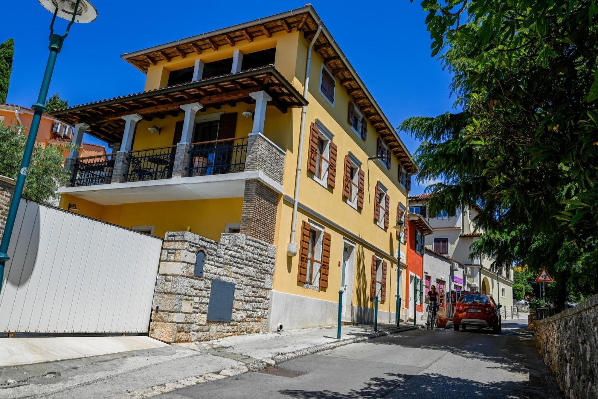 罗维尼 Casa Degli Artisti酒店 外观 照片
